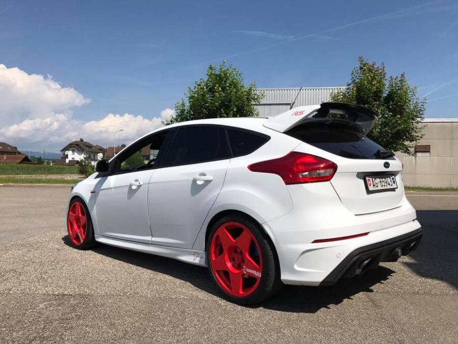 my Focus RS with fifteen52 wheels
